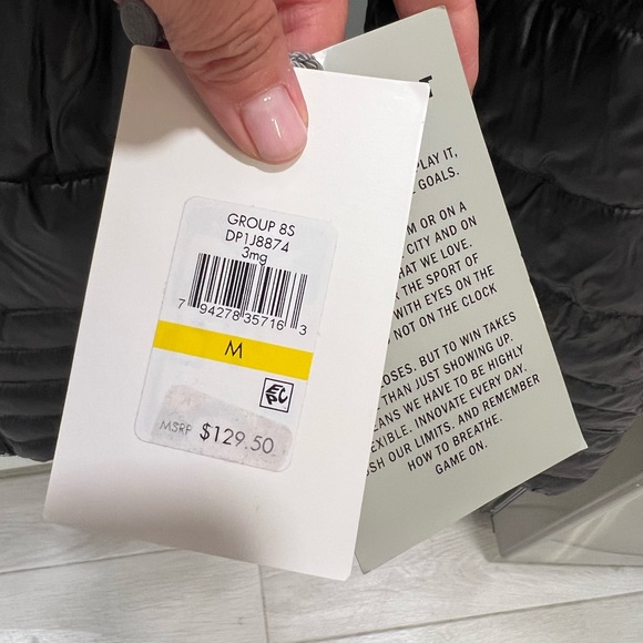 NWT -DKNY sport- puffer jacket. Size M - Picture 3 of 5